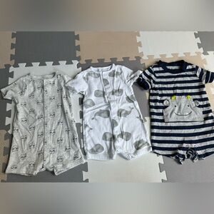 Like New Carter’s 3 pack Romper Set - Size 12 Months